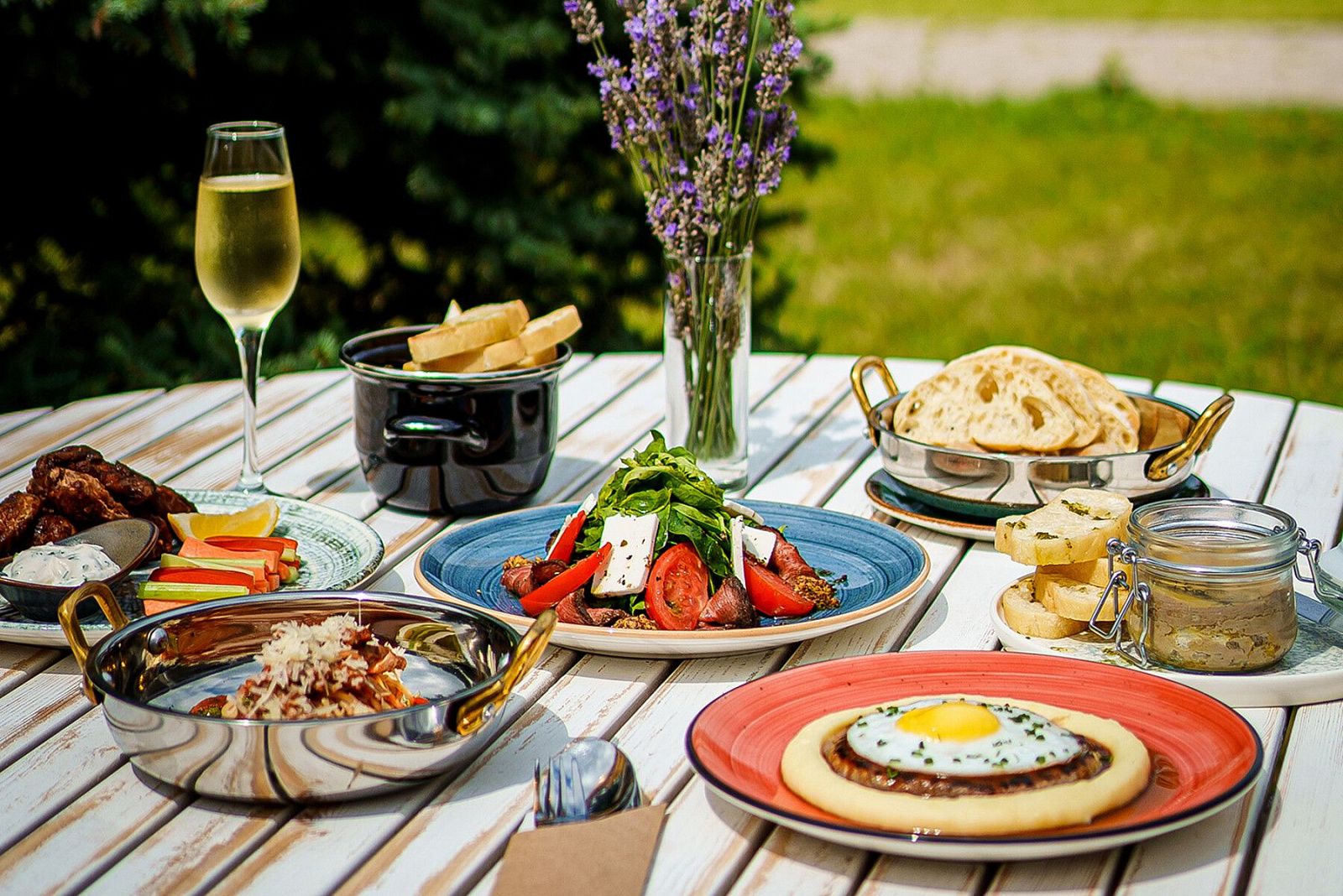 Кафе «Круглое озеро»