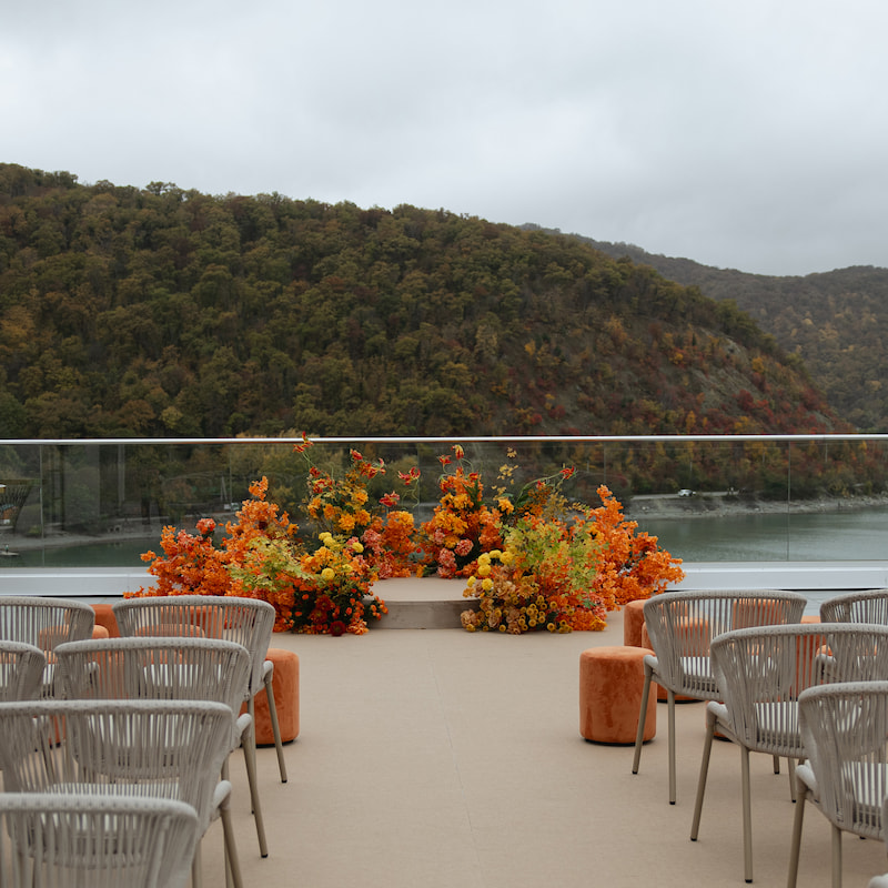 Панорамная площадка на вершине отеля AbrauLight Resort&SPA