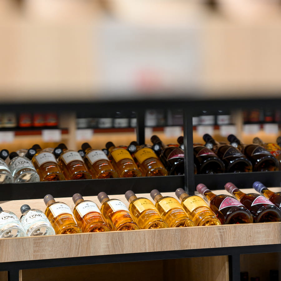 Фирменные магазины